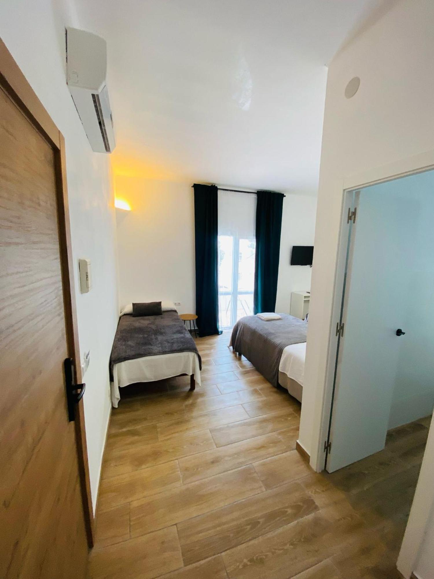 Hostal Oasis Dor Cala D´Or Eksteriør billede
