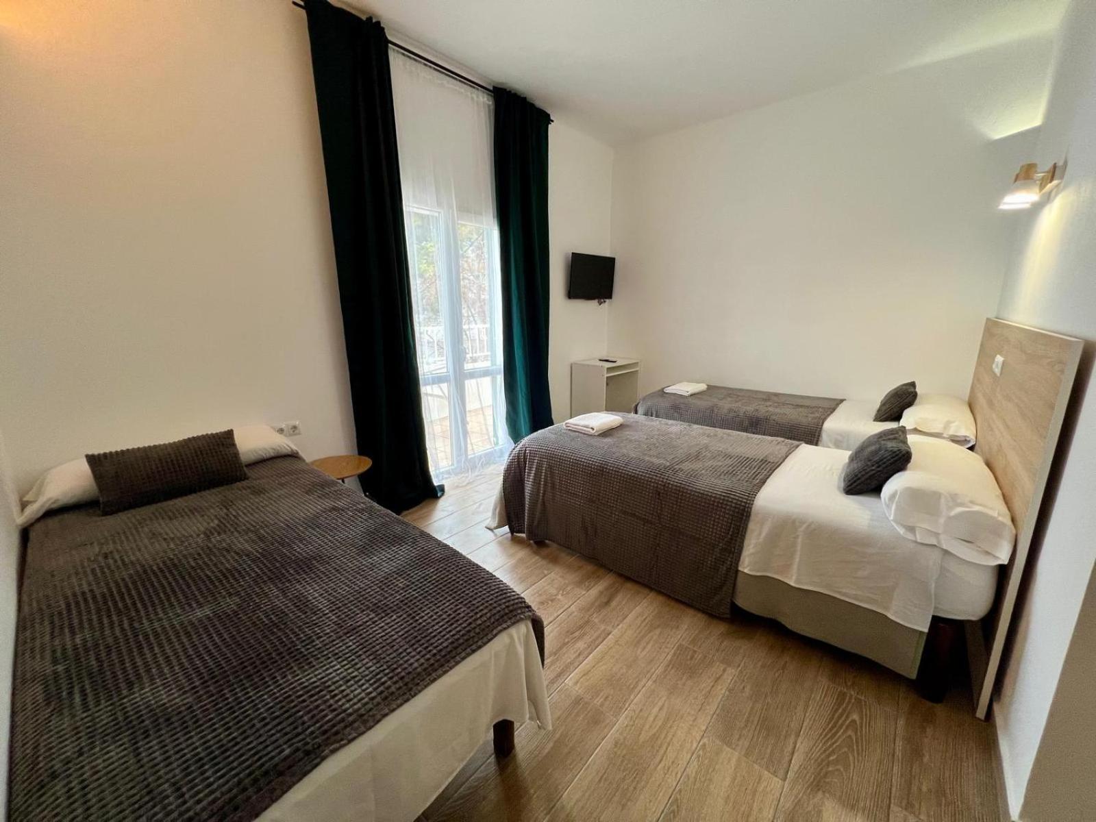 Hostal Oasis Dor Cala D´Or Eksteriør billede